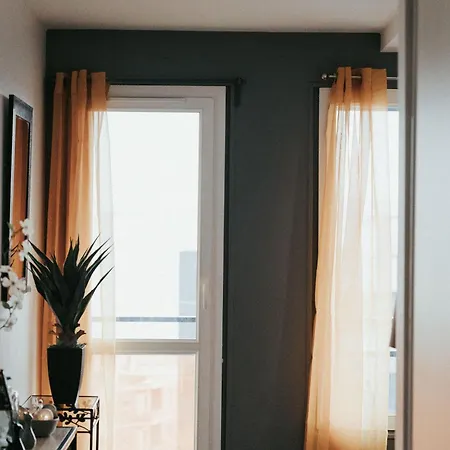 Le Cocon De Jaude F2 Hypercentre Avec Ascenseur 52bonnabaud Apartamento