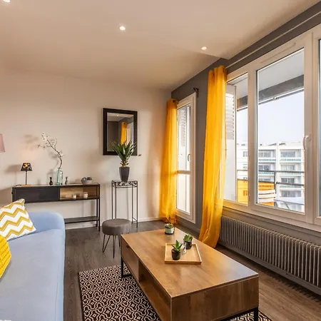 Le Cocon De Jaude F2 Hypercentre Avec Ascenseur 52bonnabaud *